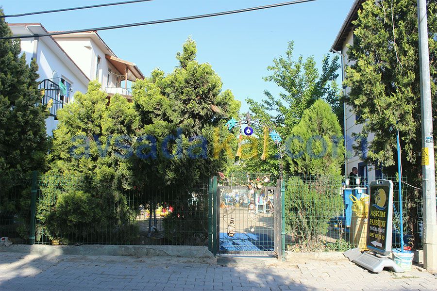 Her Yere Yakın